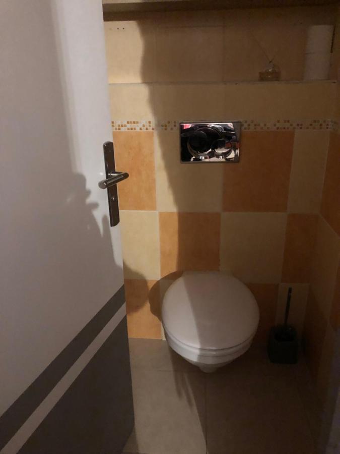 Le Champas Centre Station Lit Queen Size Enchastrayes Luaran gambar